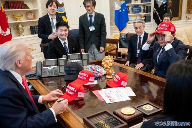 本年4月，日方谈判代表赤泽亮正赶赴白宫会见特朗普 良友图